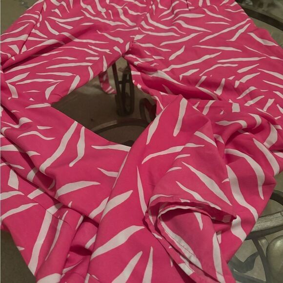 Pink & White trousers - Picture 3 of 3